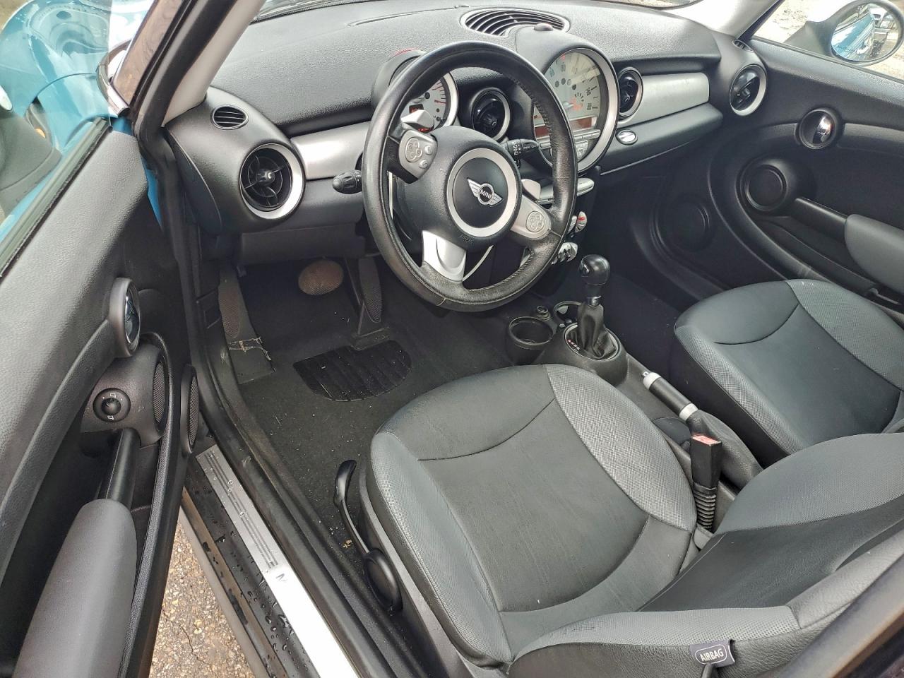 2009 Mini Cooper VIN: WMWMF33599TW73306 Lot: 93346345