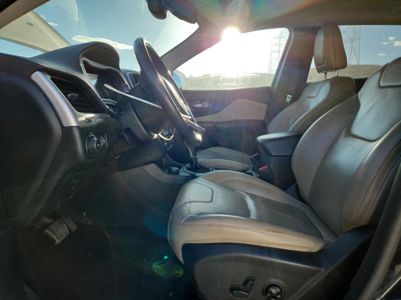 2015 Jeep Cherokee Limited VIN: 1C4PJMDBXFW601615 Lot: 92479475