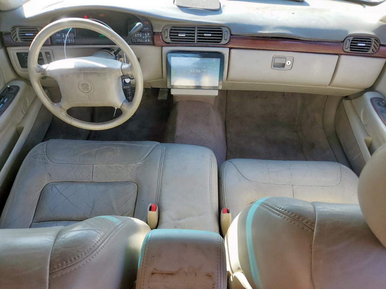 1998 Cadillac Deville VIN: 1G6KD54Y3WU703865 Lot: 92371065