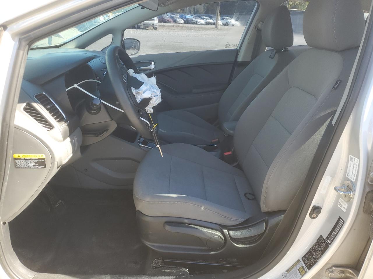 2018 Kia Forte Lx VIN: 3KPFK4A73JE260070 Lot: 92709495