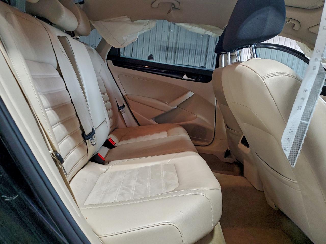 2014 Volkswagen Passat Sel VIN: 1VWCN7A32EC046318 Lot: 94334875