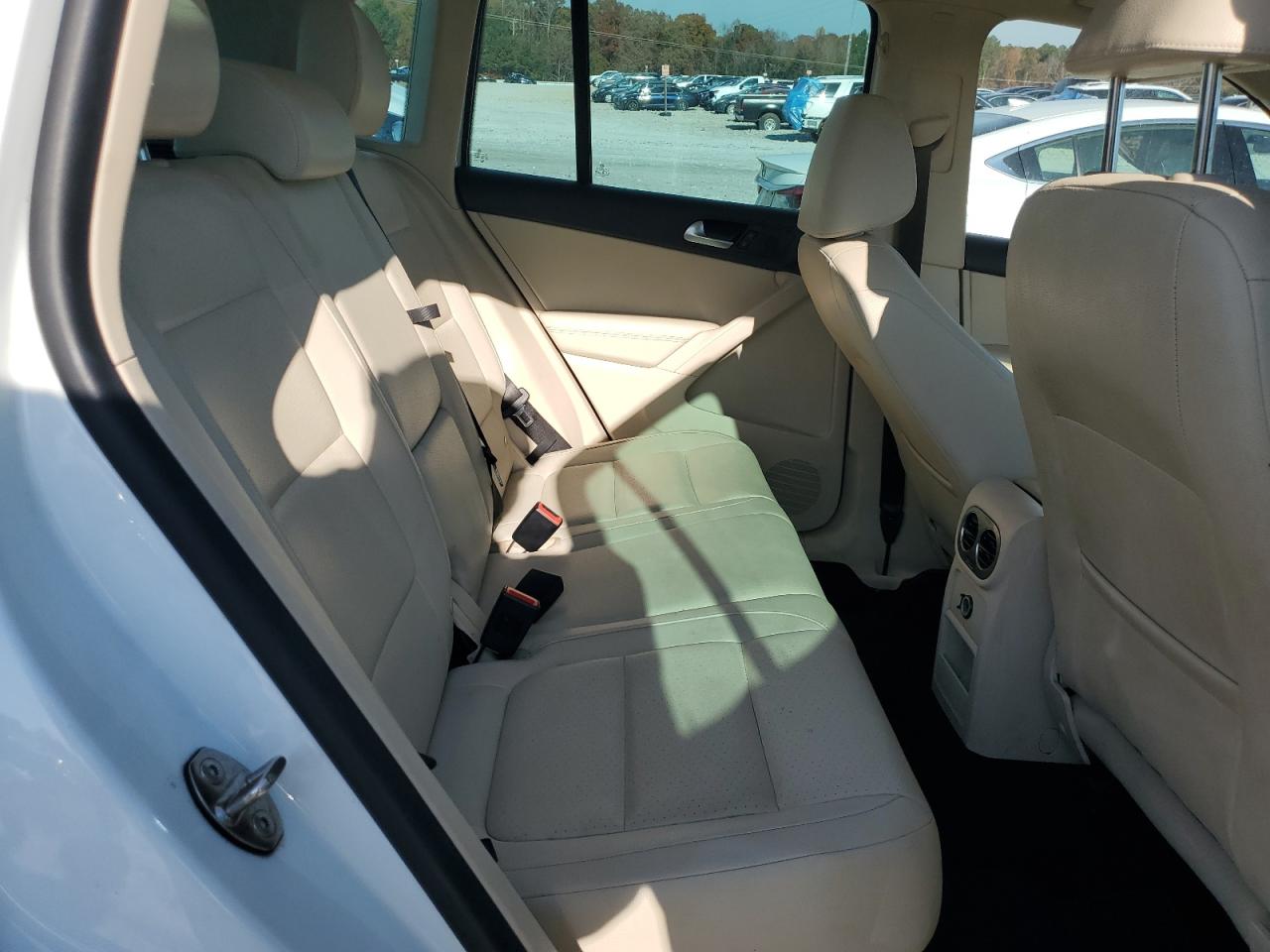 2015 Volkswagen Tiguan S VIN: WVGBV7AX1FW113679 Lot: 92999275