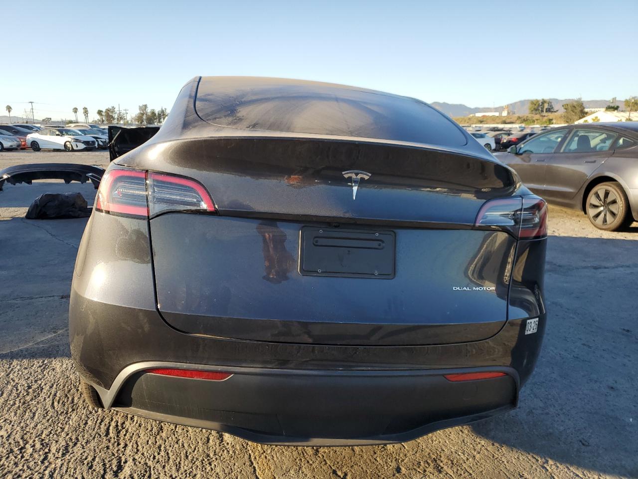 2024 Tesla Model Y VIN: 7SAYGAEE0RF038421 Lot: 80219915