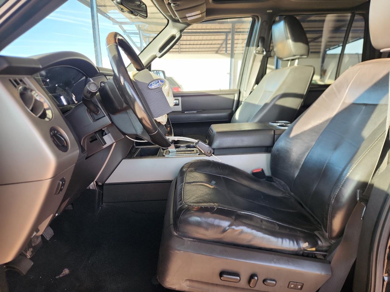 2011 Ford Expedition Limited VIN: 1FMJU2A55BEF05709 Lot: 92227375