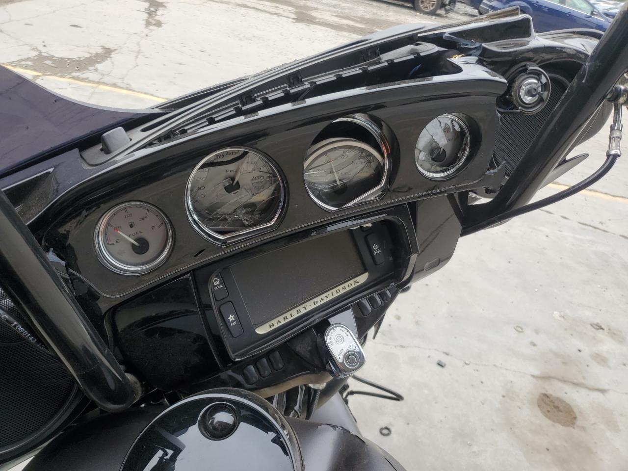 2017 Harley-Davidson Flhxs Street Glide Special VIN: 1HD1KRC11HB648582 Lot: 93241115