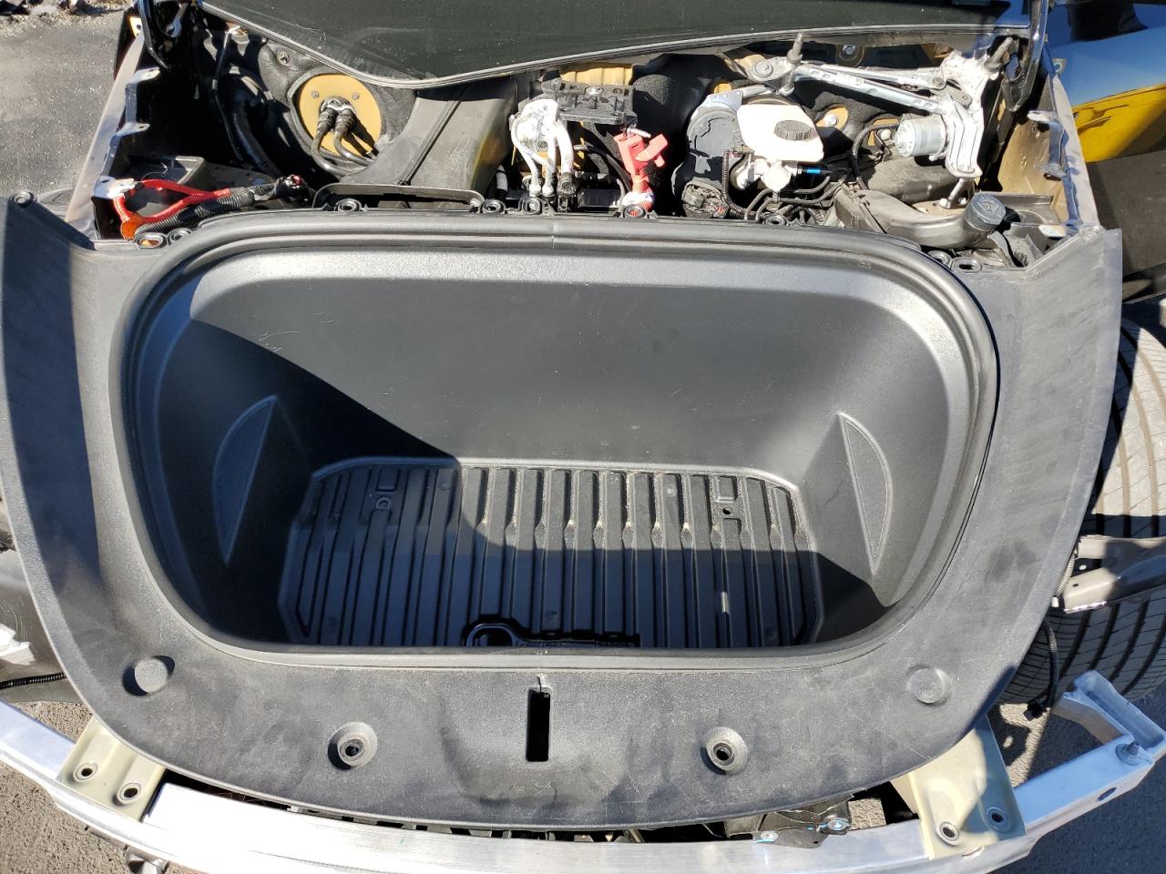 2025 Tesla Model Y VIN: 7SAYGDEE5SF233065 Lot: 91827385