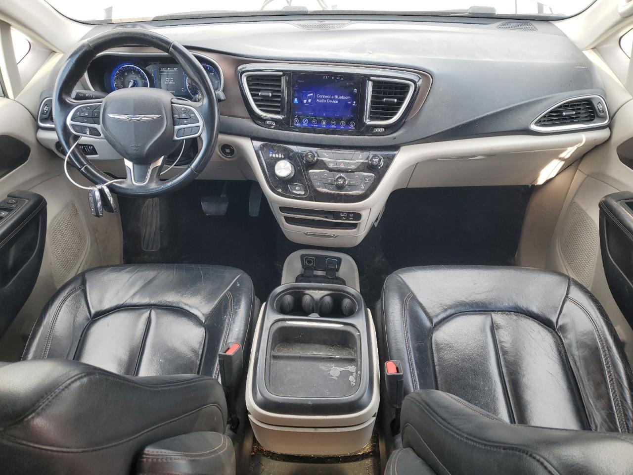 2017 Chrysler Pacifica Touring L VIN: 2C4RC1BGXHR524255 Lot: 92245865