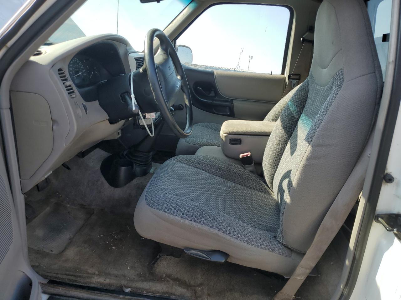 1998 Ford Ranger VIN: 1FTYR10C7WPA31237 Lot: 92835035