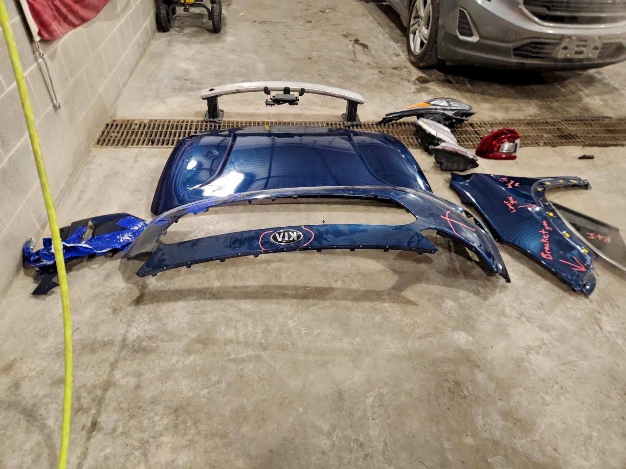 2019 Kia Niro Ex VIN: KNDCC3LC4K5327048 Lot: 94165165