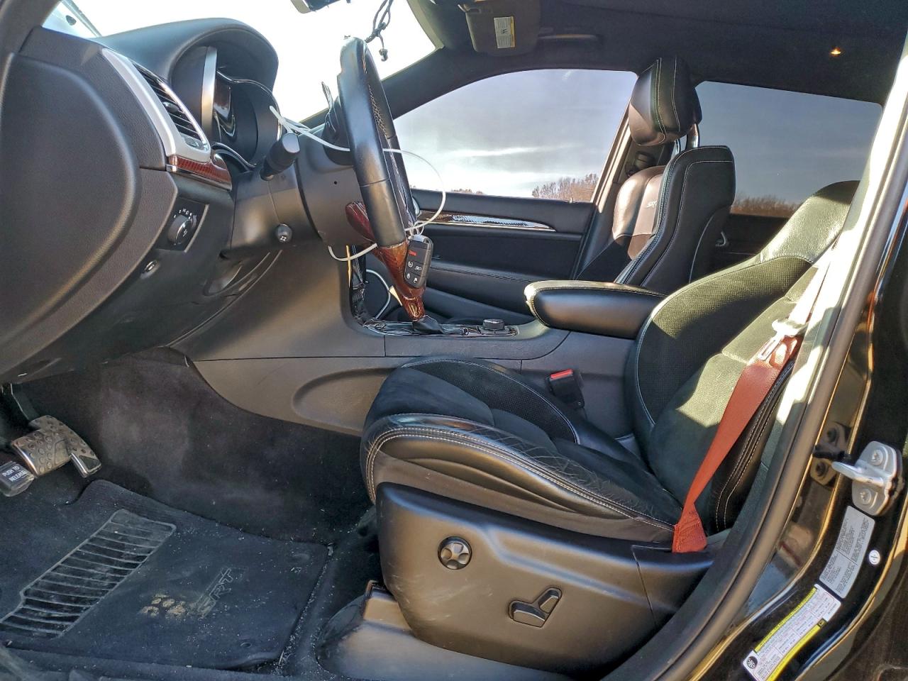 2018 Jeep Grand Cherokee Srt-8 VIN: 1C4RJFDJ3JC157404 Lot: 94316225