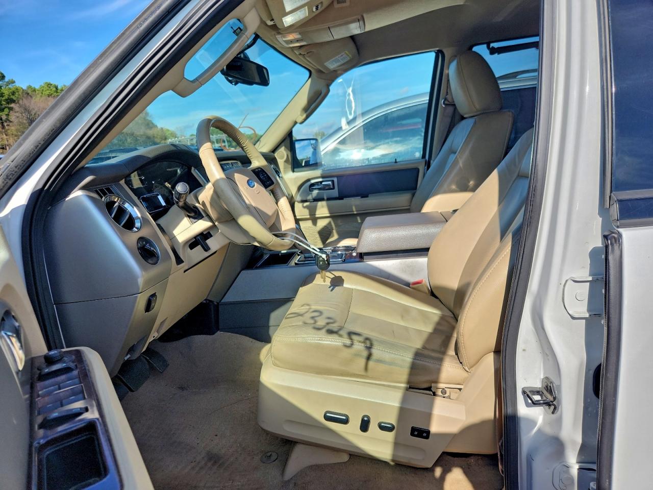 2013 Ford Expedition Xlt VIN: 1FMJU1H51DEF02289 Lot: 92860055