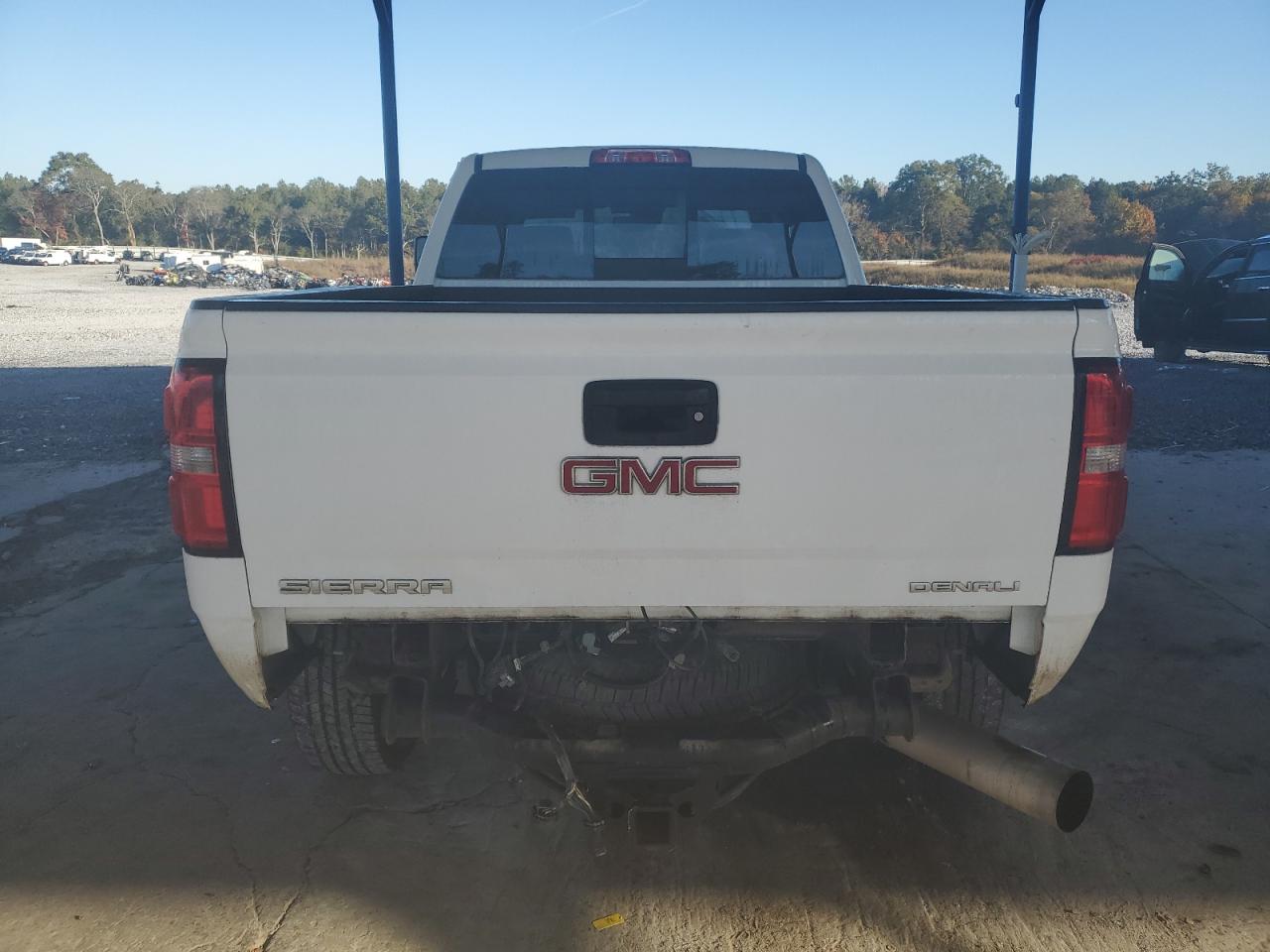 2015 GMC Sierra K2500 Denali VIN: 1GT120E80FF523277 Lot: 90078345