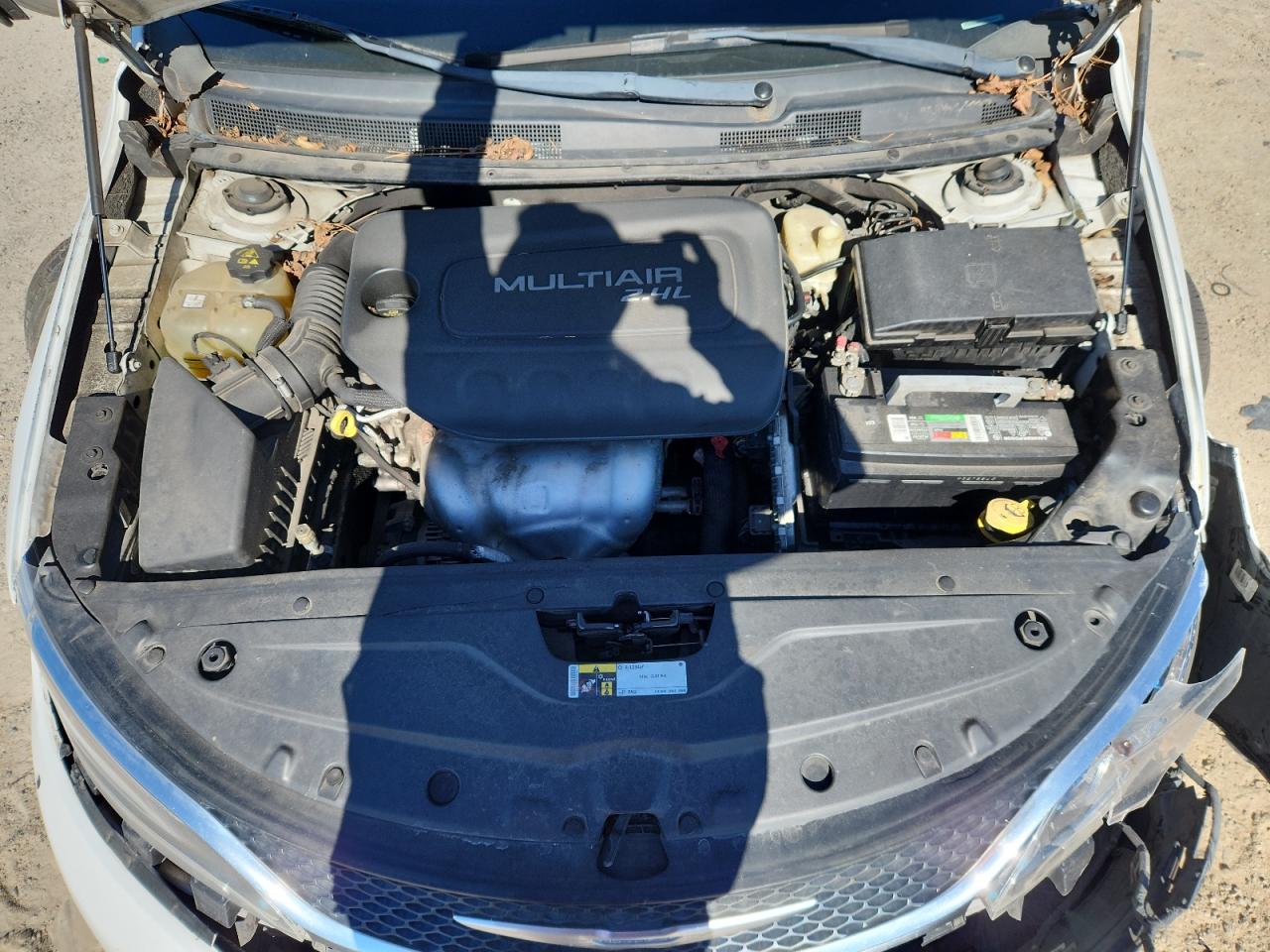 2015 Chrysler 200 Limited VIN: 1C3CCCAB1FN580641 Lot: 92525405