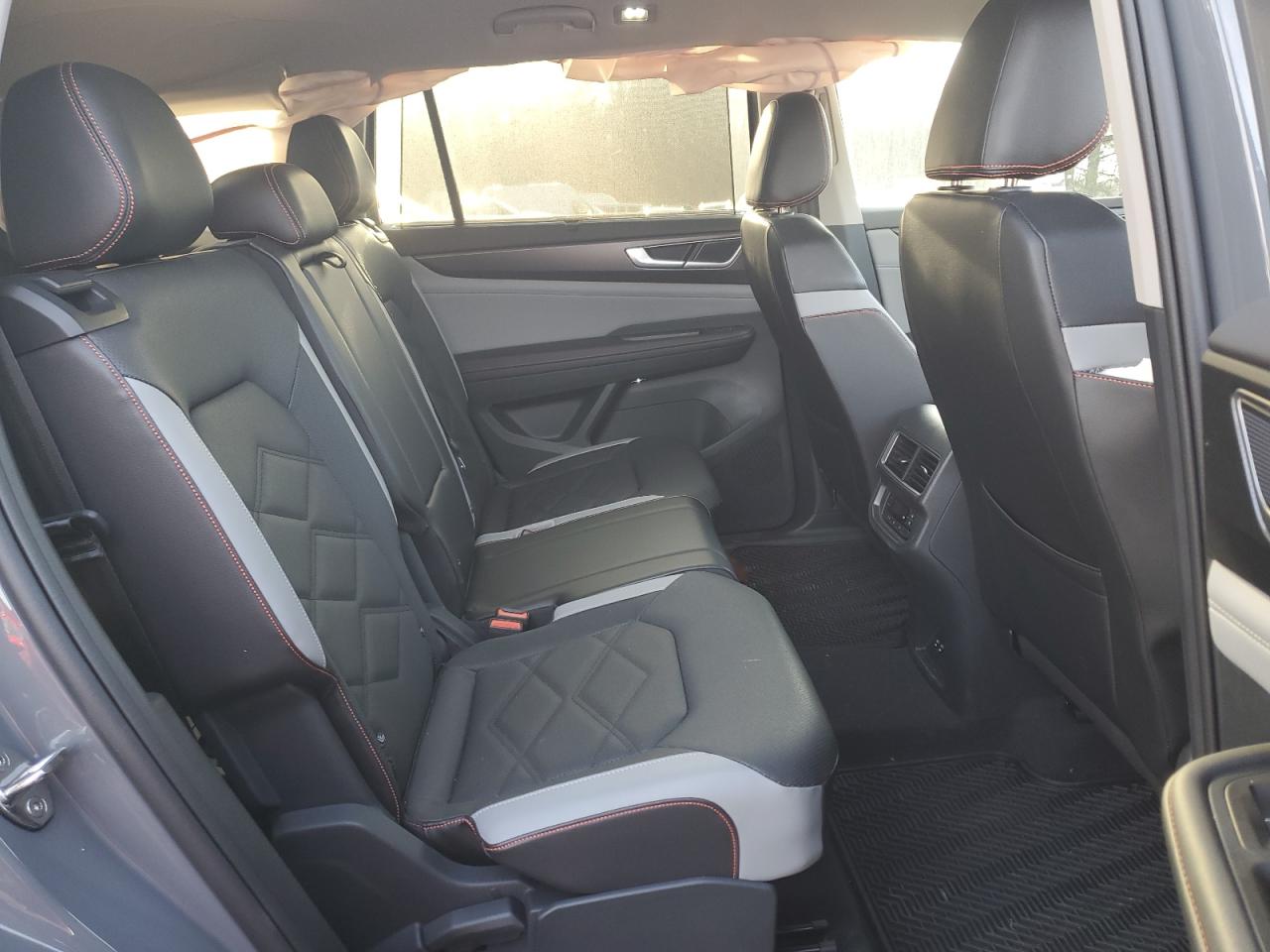 2024 Volkswagen Atlas Peak Edition Sel VIN: 1V2GR2CA8RC567636 Lot: 93476615