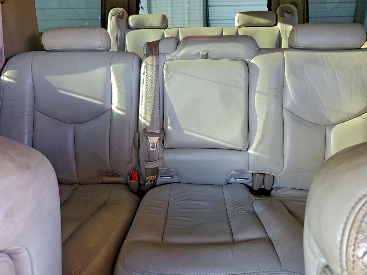 2004 Chevrolet Suburban C1500 VIN: 1GNEC16Z64J149092 Lot: 94563445