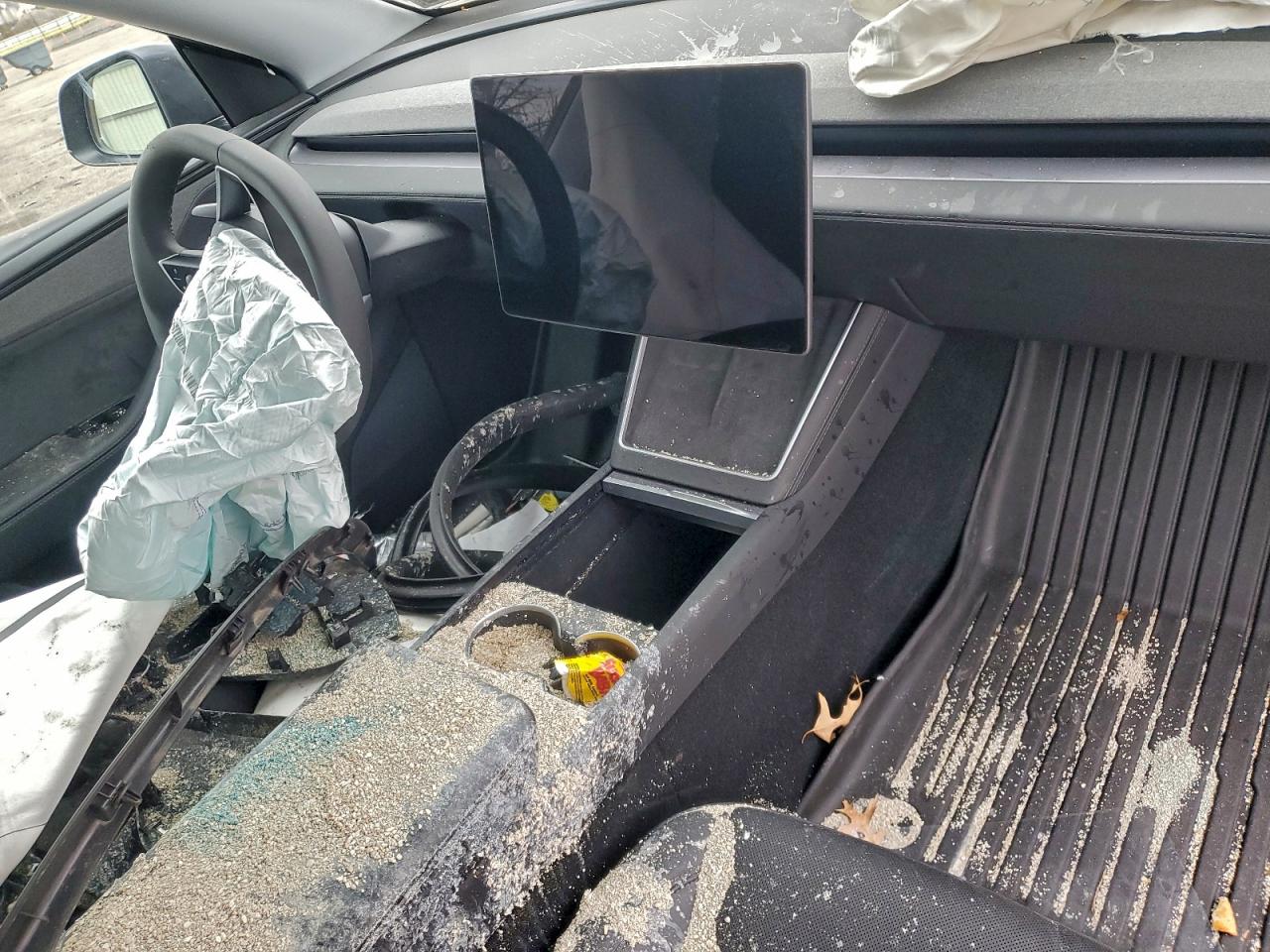 2026 Tesla Model Y VIN: 7SAYGDED1TA436539 Lot: 93946475