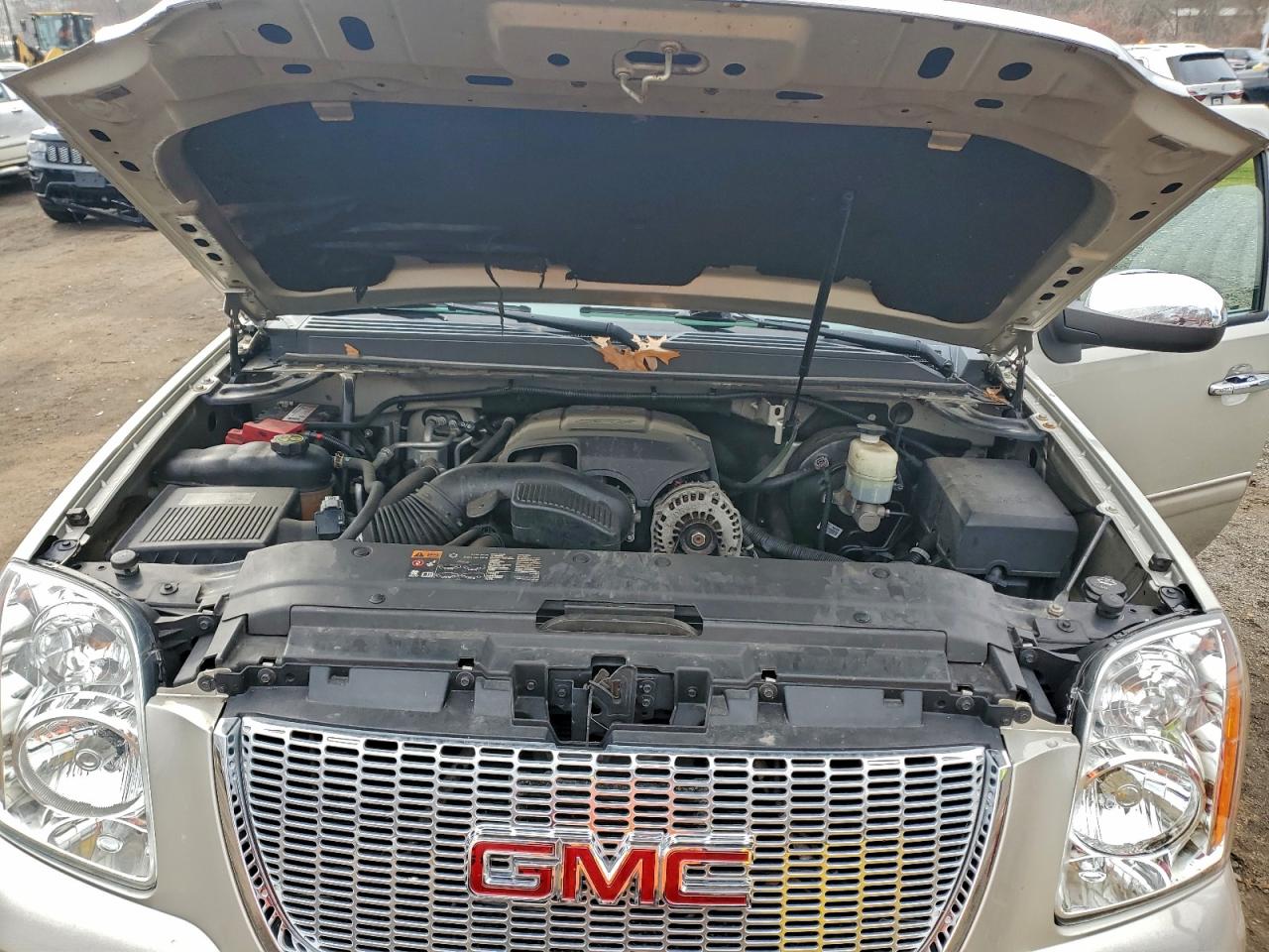 2014 GMC Yukon Xl K1500 Slt VIN: 1GKS2KE75ER174304 Lot: 93471905