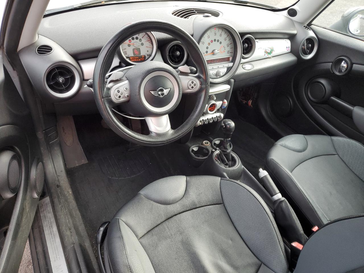 2007 Mini Cooper VIN: WMWMF33507TT51201 Lot: 92319625