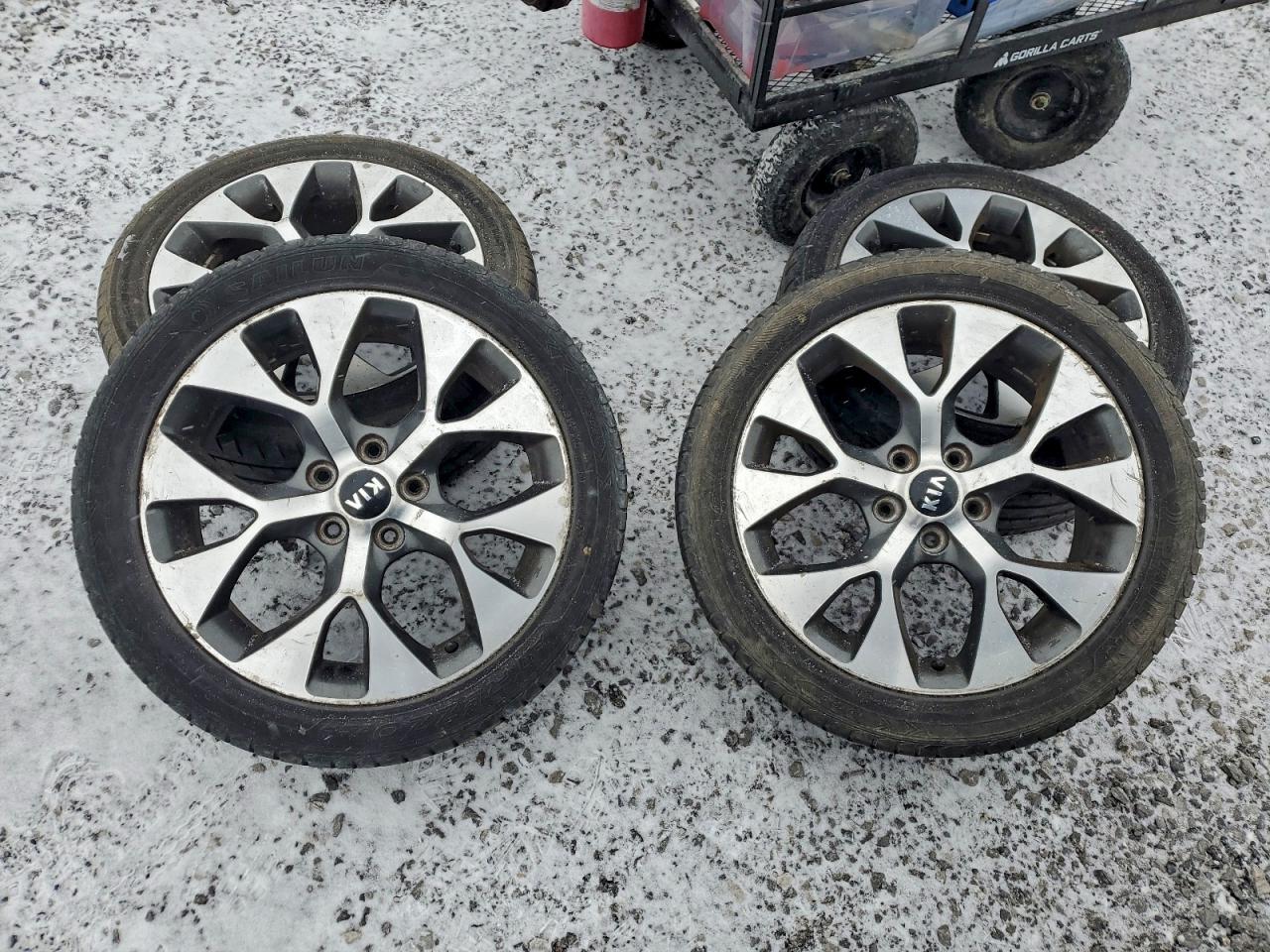 2012 Kia Soul + VIN: KNDJT2A69C7400368 Lot: 94946165