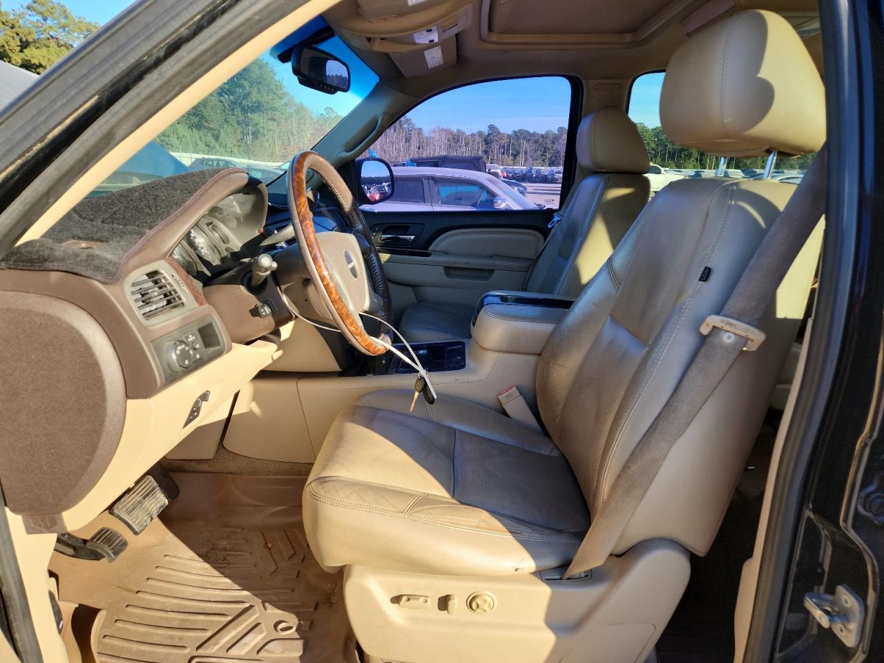 2011 GMC Yukon Denali VIN: 1GKS2EEF6BR383412 Lot: 90520135