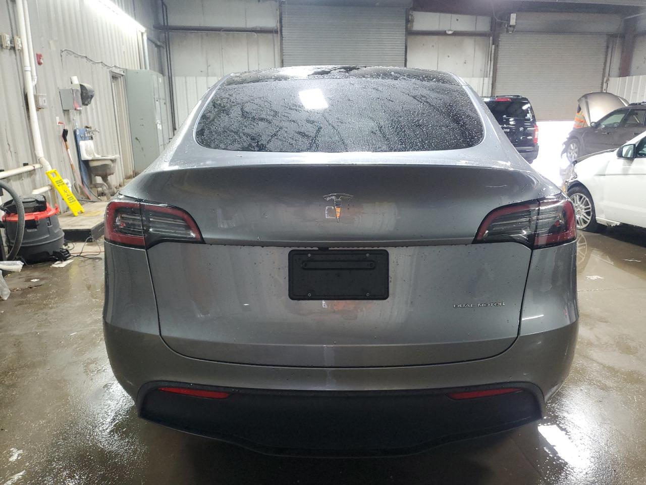 2024 Tesla Model Y VIN: 7SAYGDEE0RA287753 Lot: 92949505