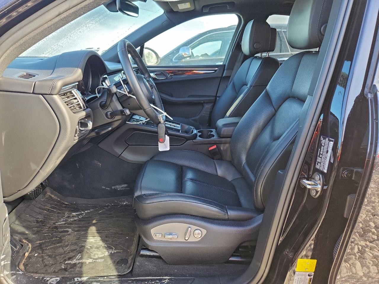 2024 Porsche Macan Base VIN: WP1AA2A52RLB17256 Lot: 93457125