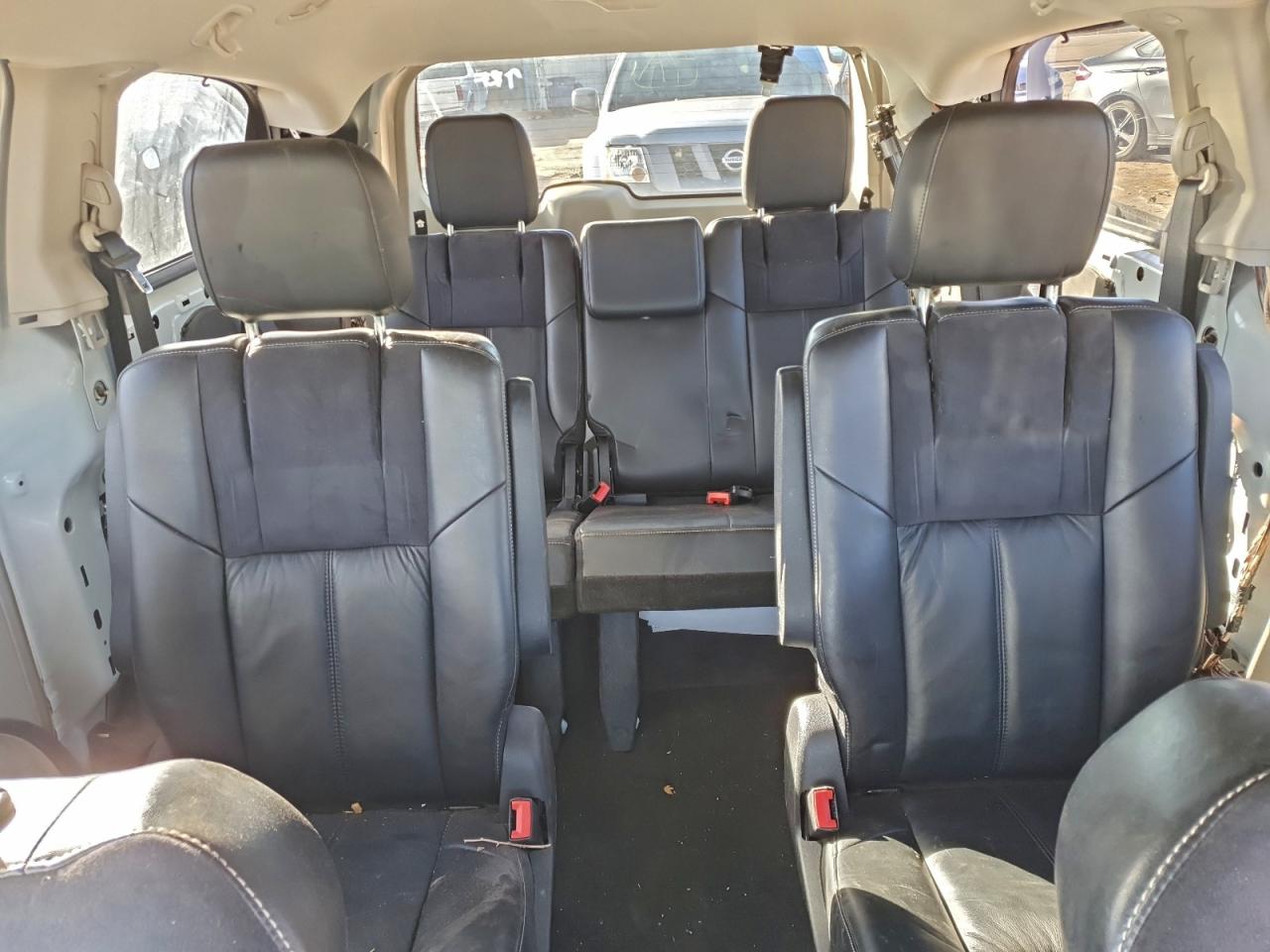 2011 Chrysler Town & Country Limited VIN: 2A4RR6DG9BR655610 Lot: 94224075