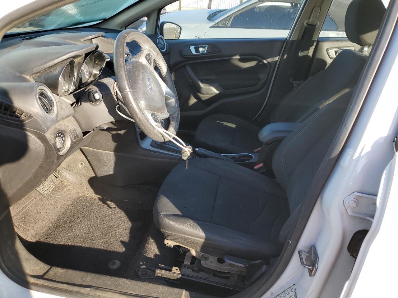 2015 Ford Fiesta Se VIN: 3FADP4BJXFM221207 Lot: 90922215