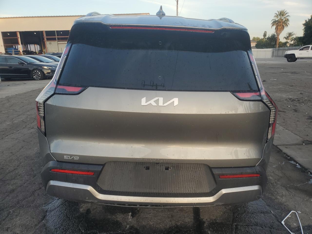 2024 Kia Ev9 Wind VIN: KNDAFFS52R6037592 Lot: 90968825