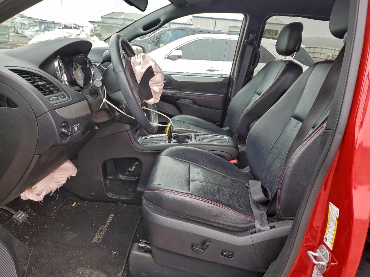 2015 Dodge Grand Caravan R/T VIN: 2C4RDGEG2FR687183 Lot: 93963245