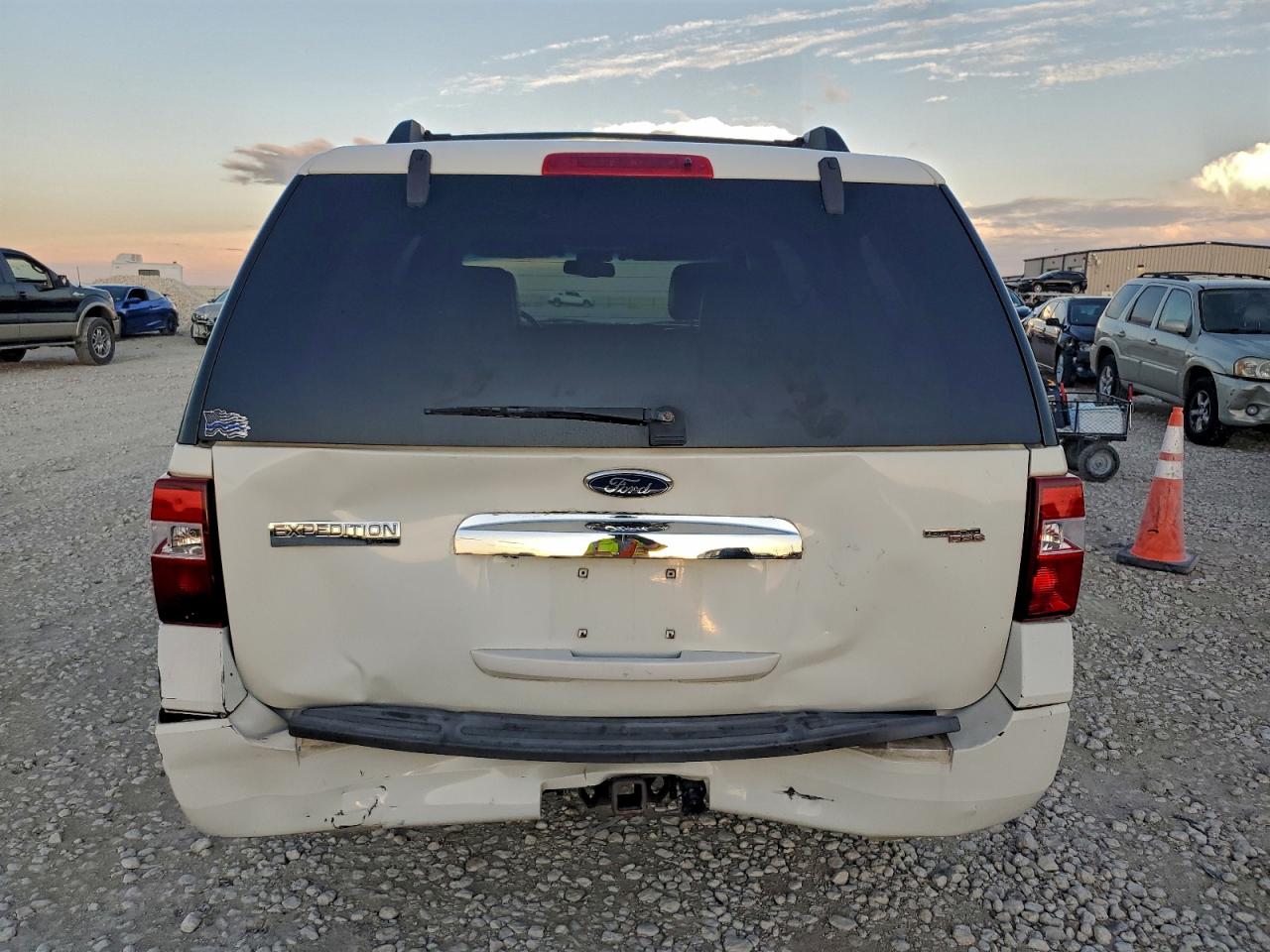 2008 Ford Expedition Xlt VIN: 1FMFU155X8LA70703 Lot: 94361355