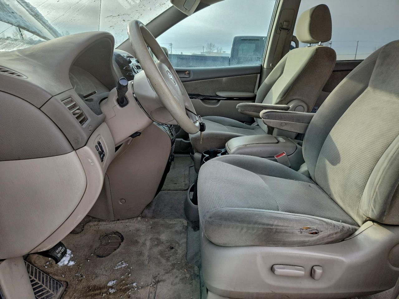 2004 Toyota Sienna Le VIN: 5TDBA23CX4S013168 Lot: 95067035