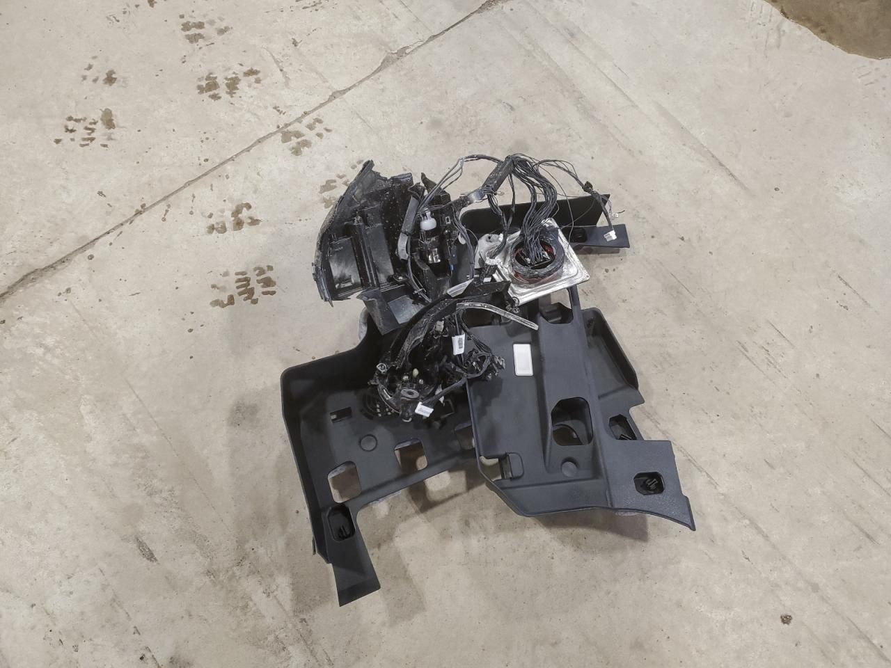 2020 BMW 330Xi VIN: 3MW5R7J04L8B07367 Lot: 90023155