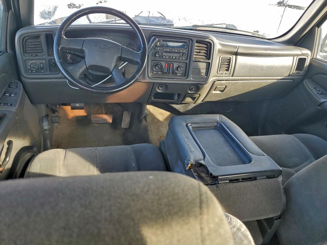 2004 Chevrolet Silverado C1500 VIN: 2GCEC19V141246051 Lot: 93891165