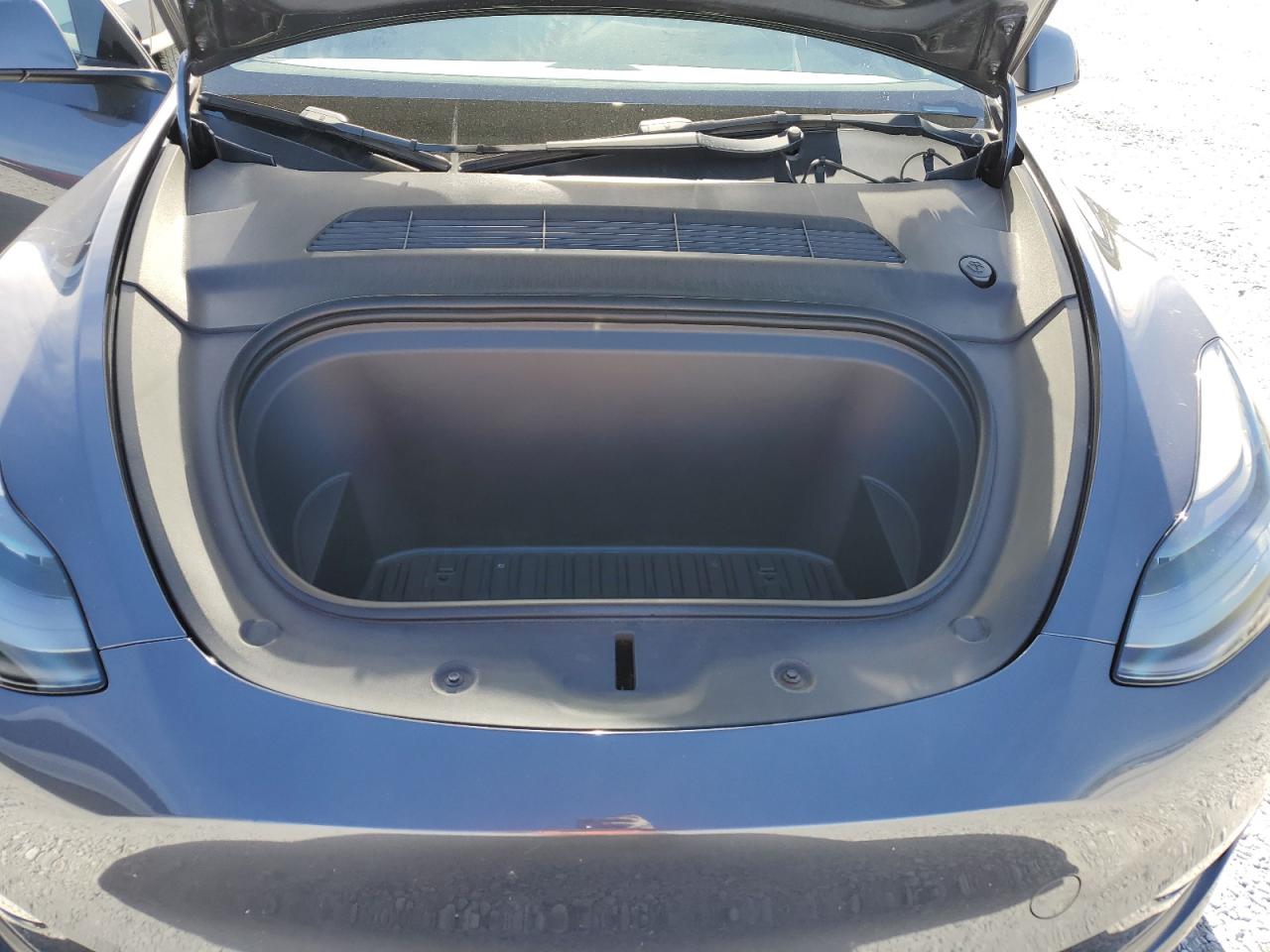 2022 Tesla Model Y VIN: 7SAYGDEF6NF521271 Lot: 92212045