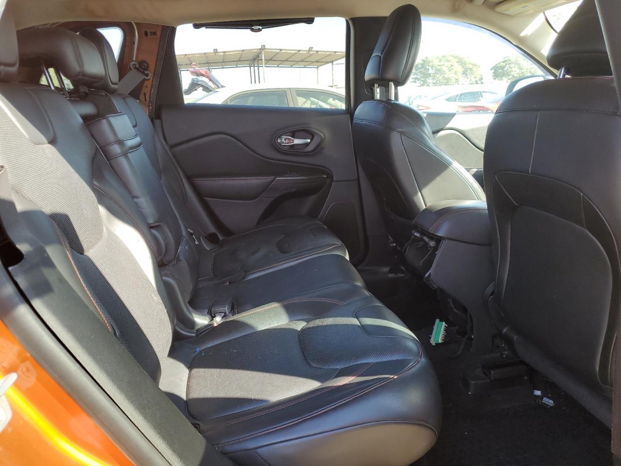 2015 Jeep Cherokee Trailhawk VIN: 1C4PJMBSXFW635797 Lot: 90147485