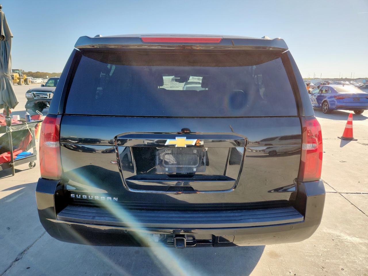 2019 Chevrolet Suburban K1500 Lt VIN: 1GNSKHKC4KR377705 Lot: 92620225