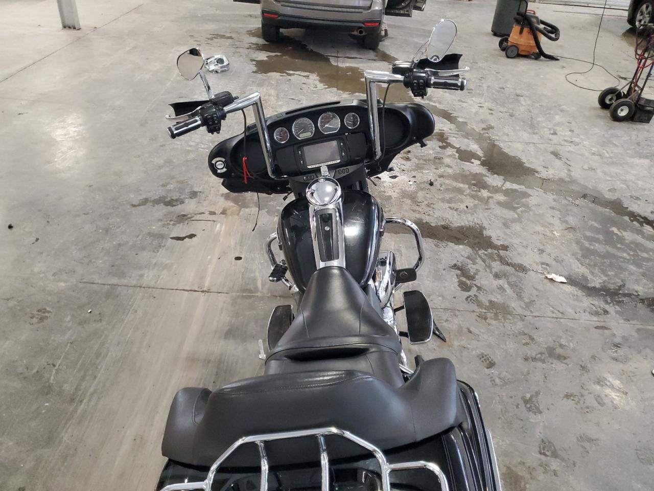 2018 Harley-Davidson Flhtcu Ultra Classic Electra Glide VIN: 1HD1FCC18JB634279 Lot: 92049655