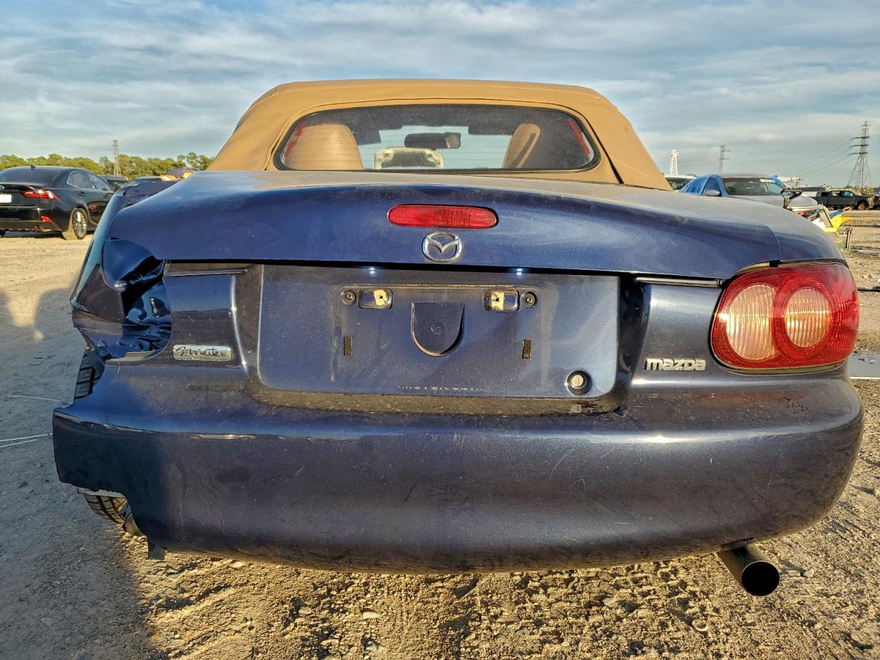 2002 Mazda Mx-5 Miata Base VIN: JM1NB353220223339 Lot: 94641565