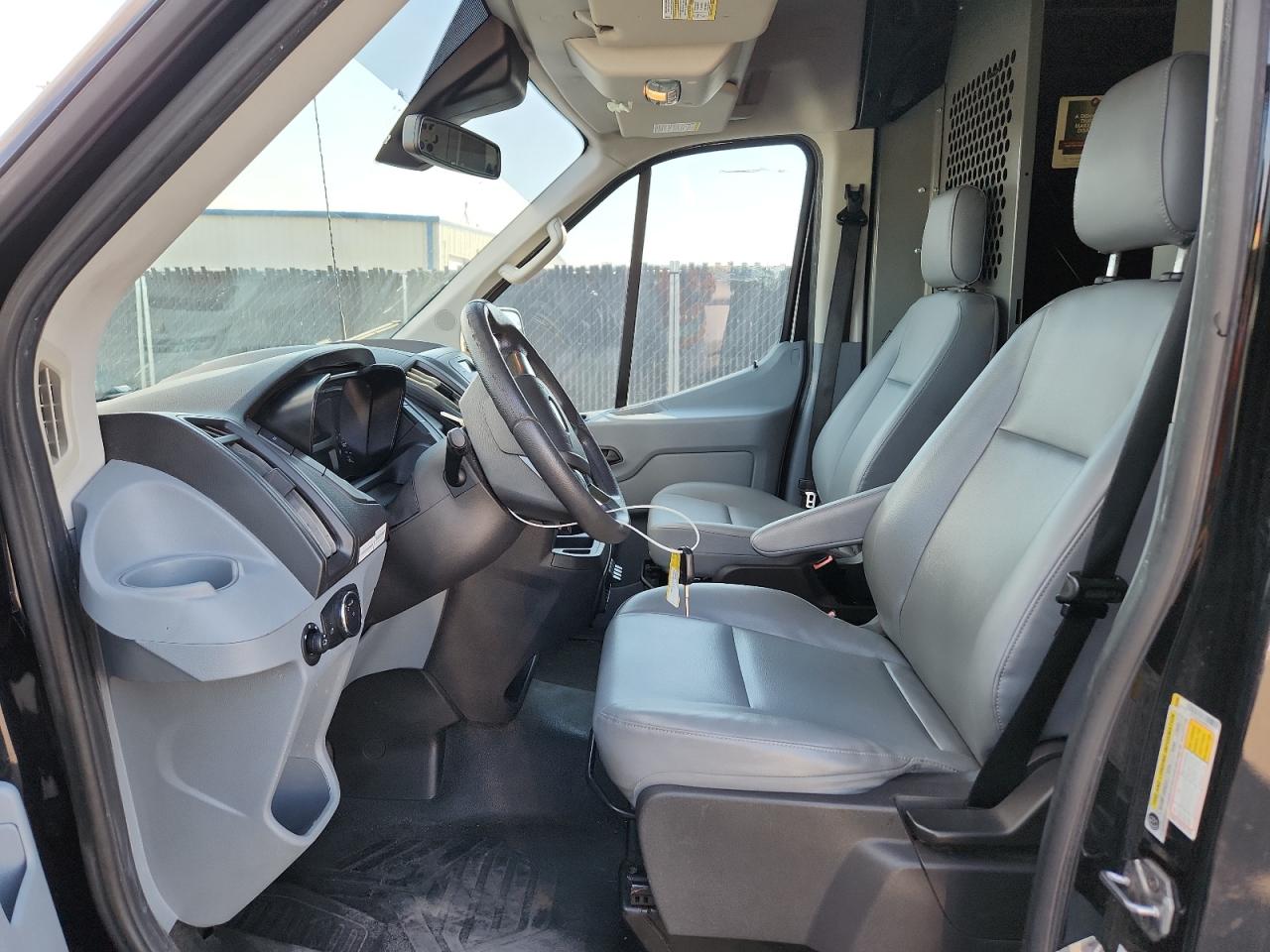 2017 Ford Transit T-250 VIN: 1FTYR2CM3HKB01911 Lot: 92471935