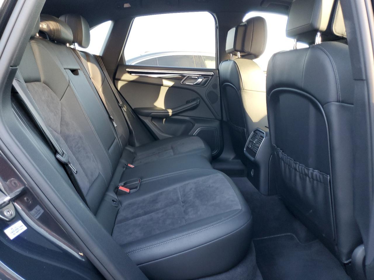 2019 Porsche Macan VIN: WP1AA2A55KLB06418 Lot: 92130035