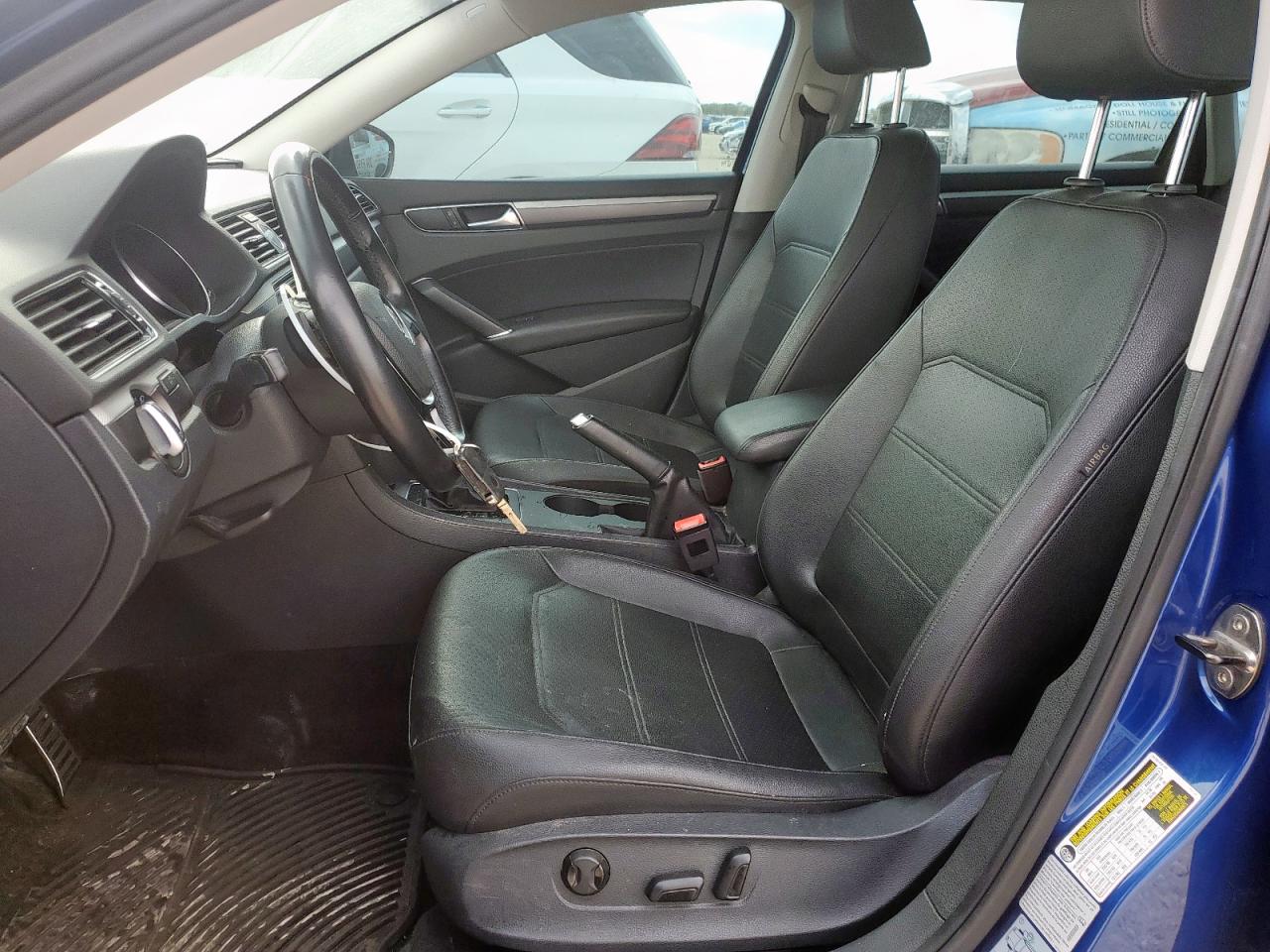 2017 Volkswagen Passat R-Line VIN: 1VWDT7A32HC027525 Lot: 93367725