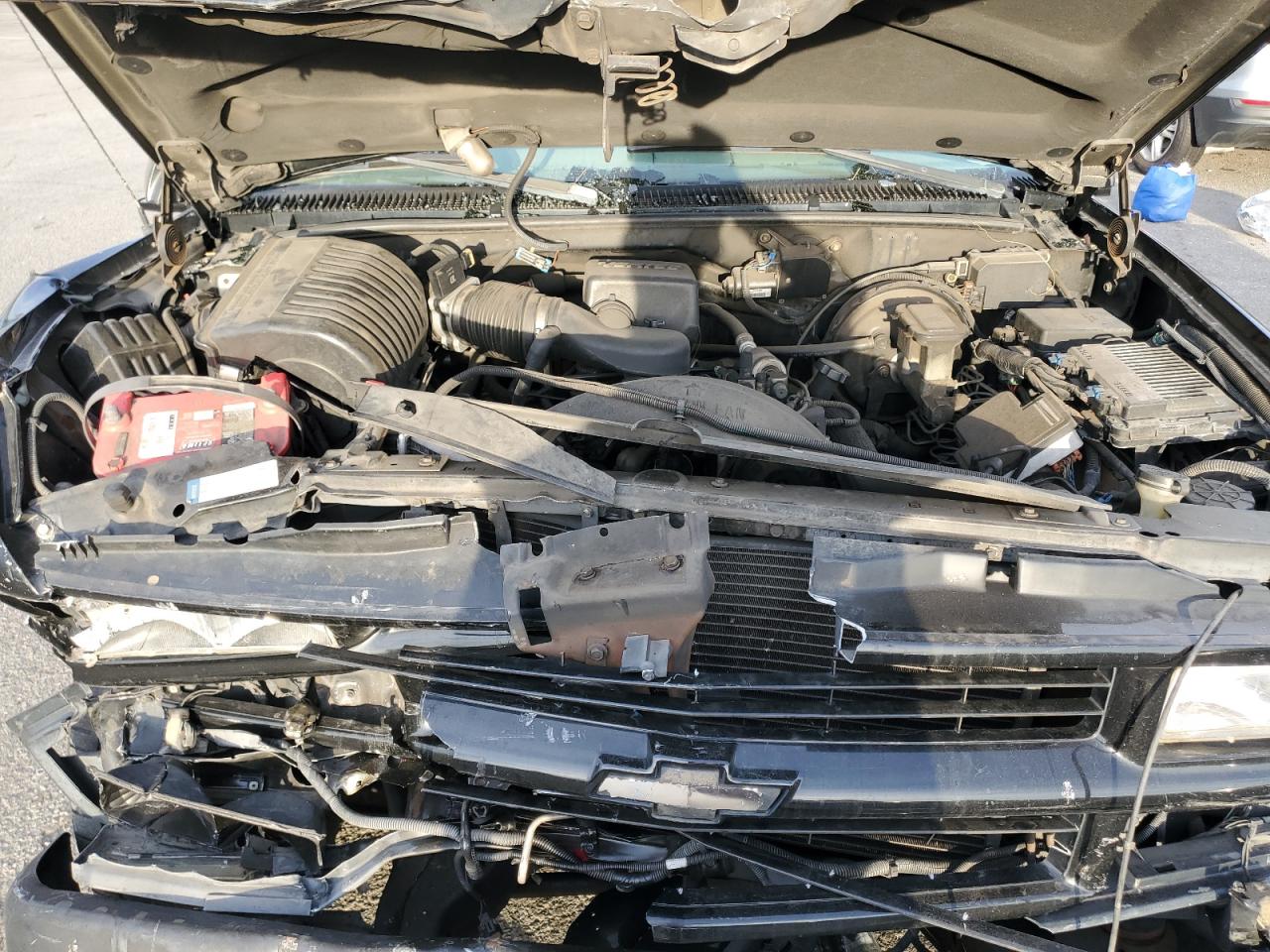 2000 Chevrolet Tahoe C1500 VIN: 1GNEC13R8YR211278 Lot: 92358905