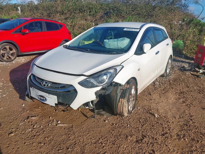 2014 HYUNDAI I30 1.6 CRDI BLUE DRIVE ACTIVE 5DR for sale at Copart BRISTOL