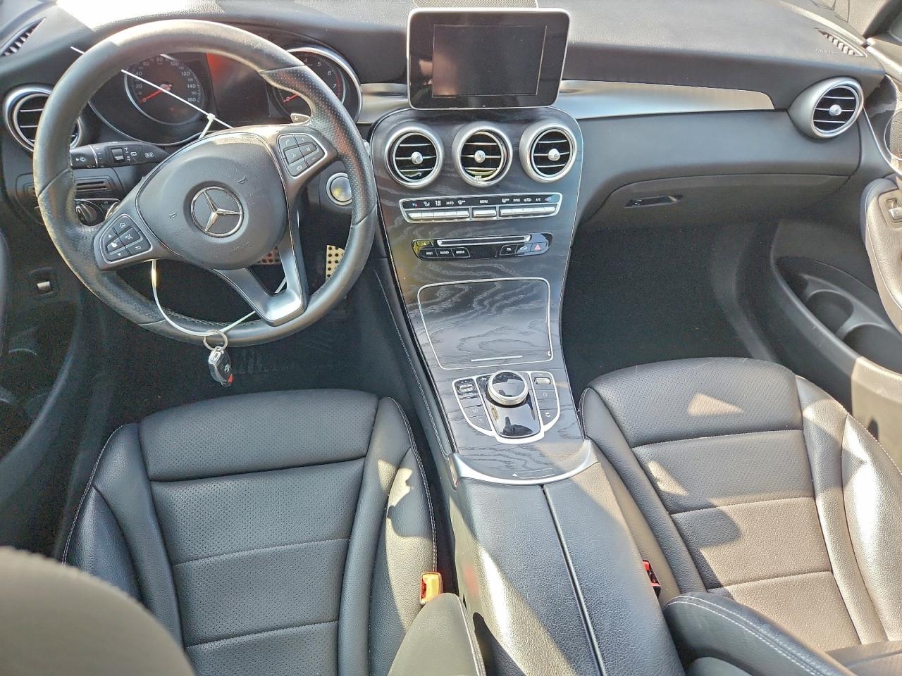 2017 Mercedes-Benz Glc 300 VIN: WDC0G4JB4HV008002 Lot: 92725395