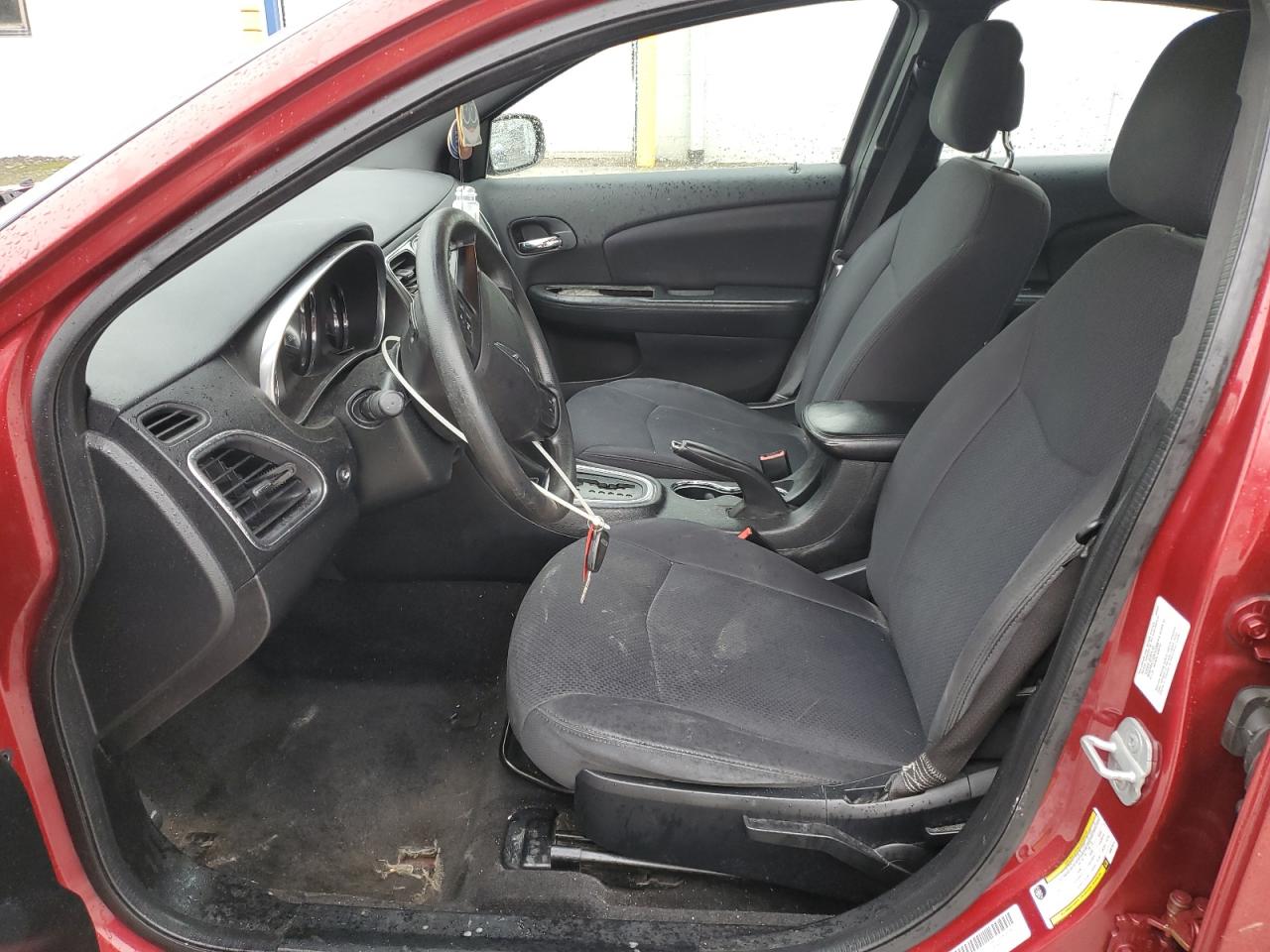 2013 Chrysler 200 Lx VIN: 1C3CCBAB8DN670411 Lot: 92568655