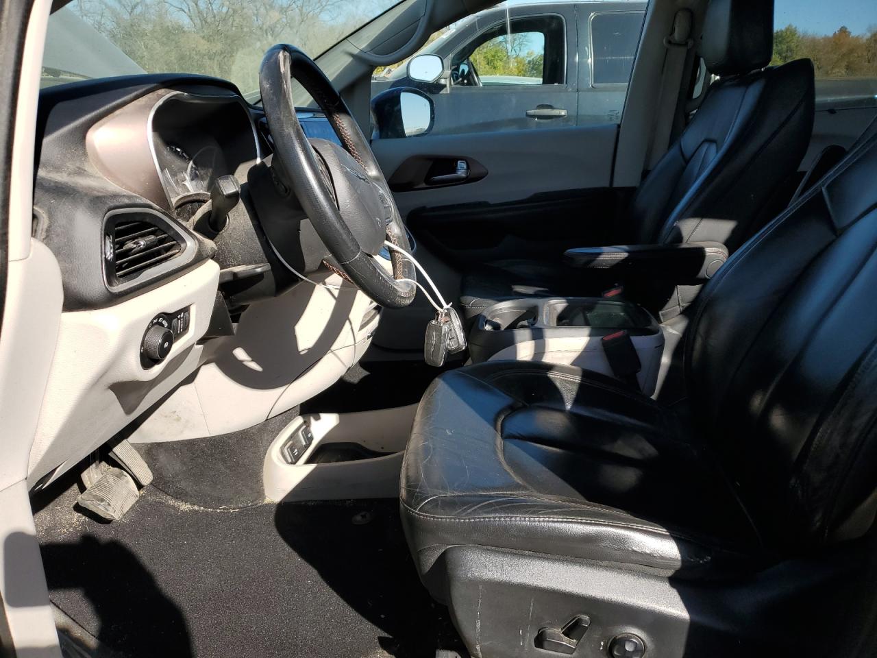 2017 Chrysler Pacifica Touring L VIN: 2C4RC1BG3HR623144 Lot: 91675865