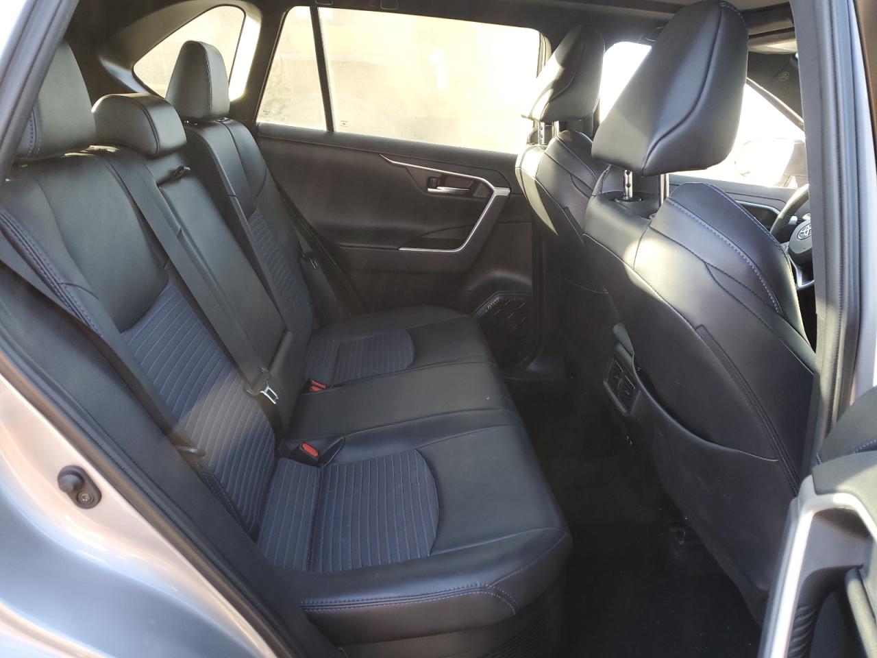 2020 Toyota Rav4 Xse VIN: 4T3EWRFV2LU001677 Lot: 92826865