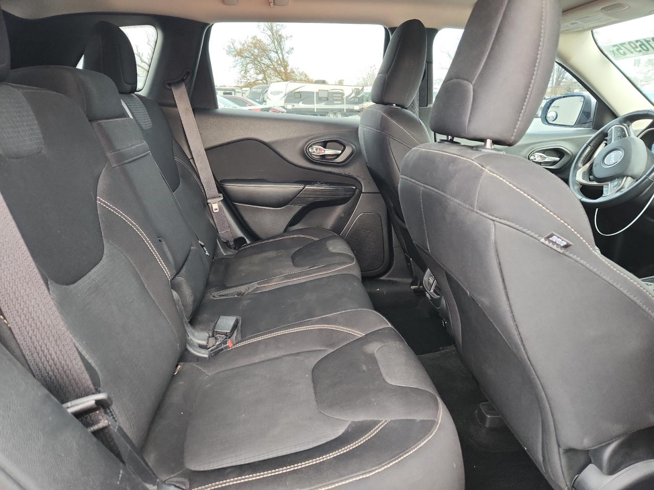 2015 Jeep Cherokee Latitude VIN: 1C4PJMCS9FW709421 Lot: 91916975