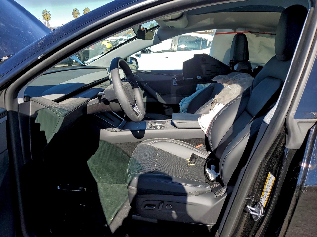 2026 Tesla Model Y VIN: 7SAYGDEE5TF366054 Lot: 92827595